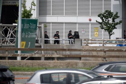 quebec-watchdog-seeking-videos,-witnesses-of-shooting-that-killed-officer,-bystander