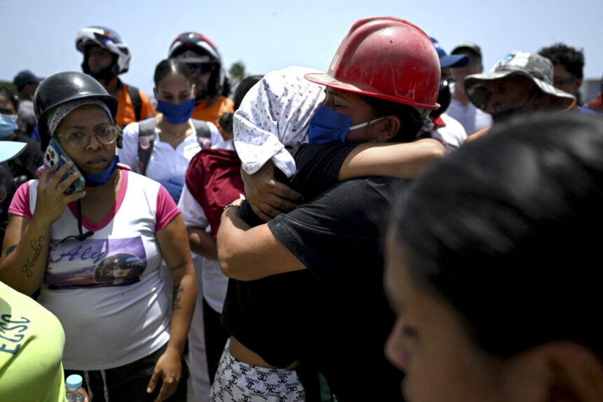 in-photos:-venezuela-rescue-team-efforts
