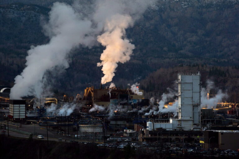ottawa-to-invest-up-to-$400-million-in-teck-critical-minerals-smelter-in-bc