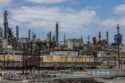 global-energy-disruptions-fuel-strong-profit-margins-for-us-refiners
