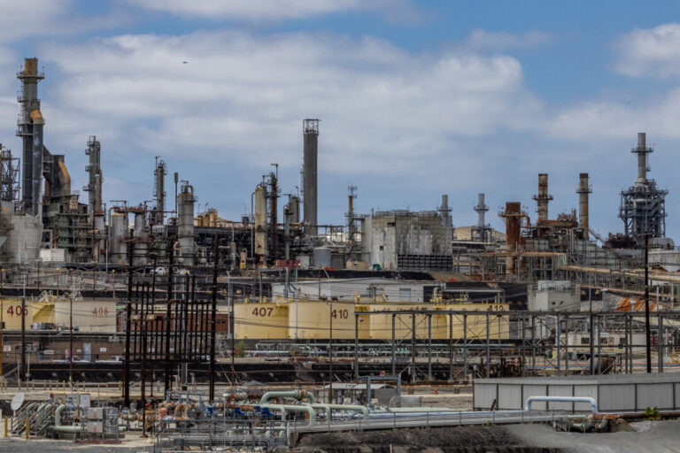 global-energy-disruptions-fuel-strong-profit-margins-for-us-refiners
