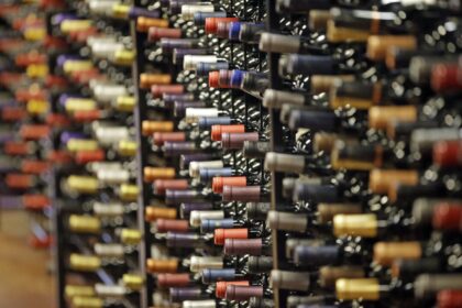 california-senator-calls-on-quebec-to-return-to-selling-american-wine