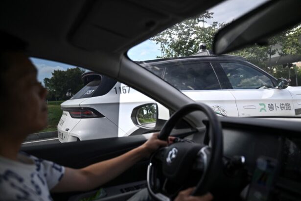 china’s-baidu-to-deploy-its-self-driving-taxis-globally-through-deals-with-lyft,-uber