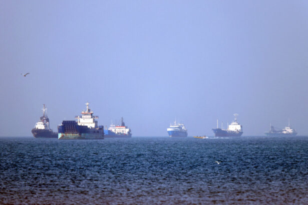 oil-prices-jump-as-us–iran-fighting-intensifies,-irgc-says-strait-of-hormuz-closed