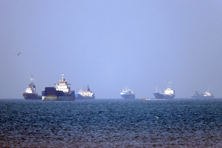 oil-prices-jump-as-us–iran-fighting-intensifies,-irgc-says-strait-of-hormuz-closed