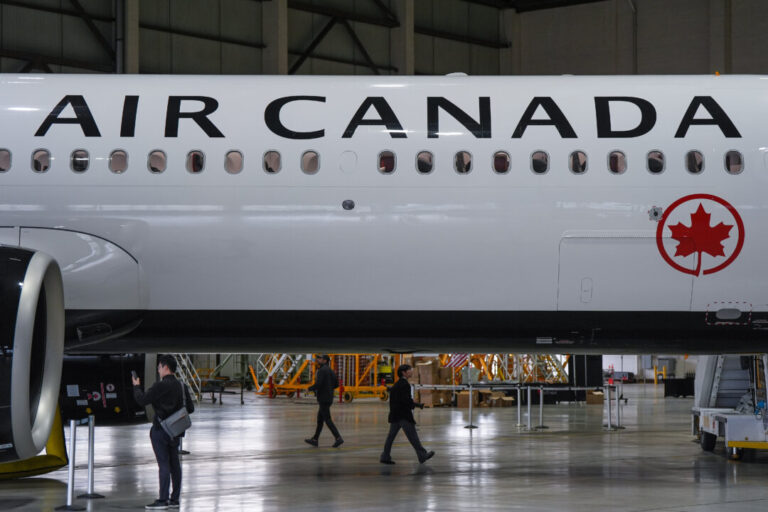 air-canada-reaches-tentative-contract-deal-with-11,000-iamaw-employees