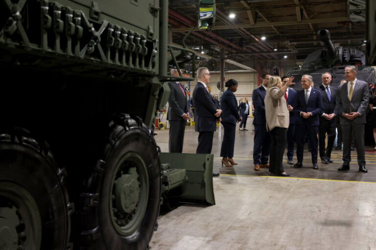 ottawa-to-spend-$2-billion-on-190-armoured-vehicles-for-military