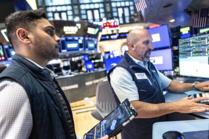 wall-street-review:-tech-stocks-sink-as-semiconductor-sector-enters-bear-market-on-ai-worries