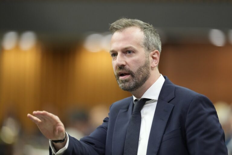 quebec-and-ottawa-agree-to-streamline,-speed-environmental-assessments