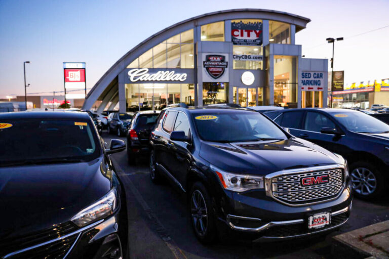 gm-ramps-up-investments-to-move-production-back-to-us,-introduces-new-gas-powered-cadillacs