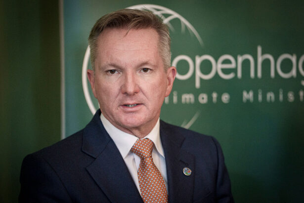 australian-government-provides-$32-million-to-advance-jet-fuel-refinery