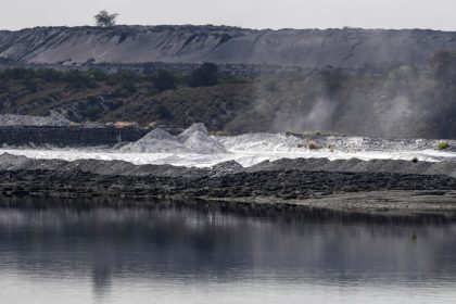 us-challenges-china’s-dominance-in-africa-with-new-rare-earth-bet