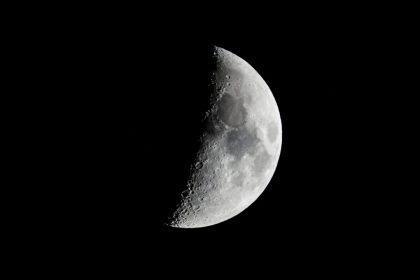spacex-booster-to-crash-into-moon,-a-reminder-of-enduring-space-junk-dilemma