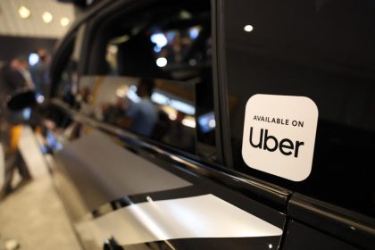 uber-steps-up-robotaxi-race-with-$10-billion-investment