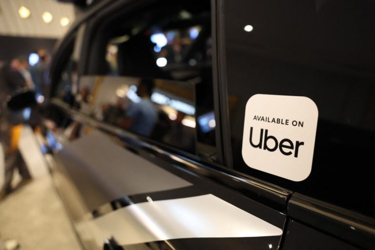 uber-steps-up-robotaxi-race-with-$10-billion-investment