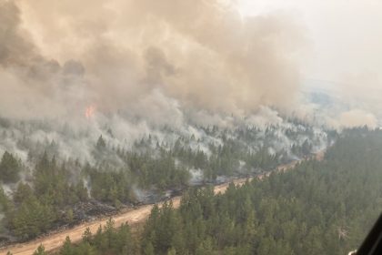 residents-of-clinton,-bc,-wait-to-discover-fate-of-village-after-fleeing-wildfire