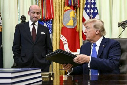 trump-signs-order-imposing-price-floor,-tariffs-on-polysilicon-to-counter-china