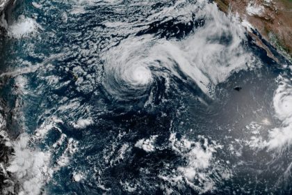 genevieve-becomes-a-major-pacific-hurricane-off-mexico,-but-no-direct-threat-to-land-is-forecast