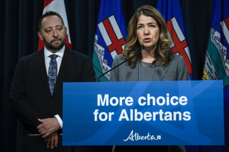 alberta-to-allow-patients-pay-for-mris-and-other-tests-without-a-doctor’s-referral