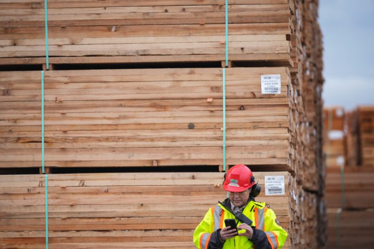 ottawa-lends-millar-western-lumber-$100m-to-cope-with-tariff-impacts