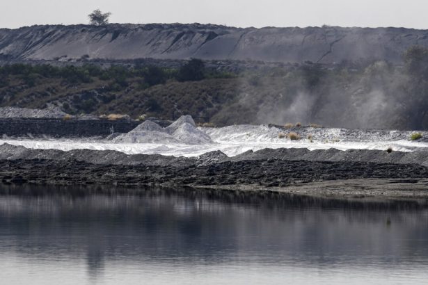 us-challenges-china’s-dominance-in-africa-with-new-rare-earth-bet