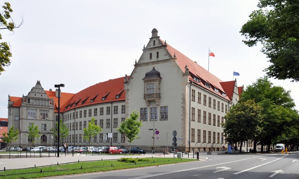 why-did-china-sanction-2-high-tech-institutions-in-poland?