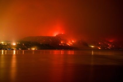 bc-in-ongoing-state-of-emergency-as-crews-battle-104-wildfires-across-province