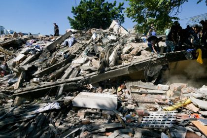 footage-shows-street-scenes-after-quake-hits-colombia