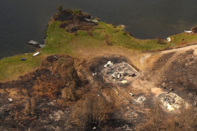 ontario-fire-crews-making-good-progress-despite-large-area-burned,-minister-says