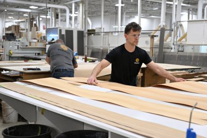canada-to-impose-temporary-25%-tariff-on-some-wood-cabinets,-vanities
