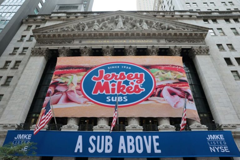sandwich-chain-jersey-mike’s-goes-public,-falls-6-percent-in-debut