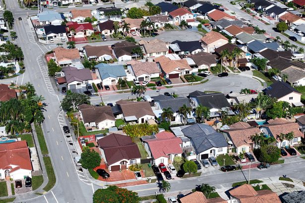 us-housing-market-moves-further-in-buyers’-territory-as-demand-hits-record-low:-report