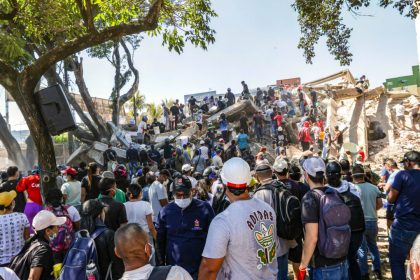 rescuers-continue-search-at-collapsed-hotel-after-colombia-earthquake