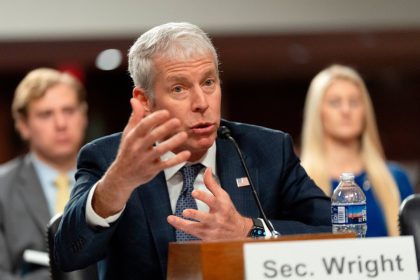 wright-says-us-to-boost-fuel-refinery-output-as-hormuz-disruptions-continue