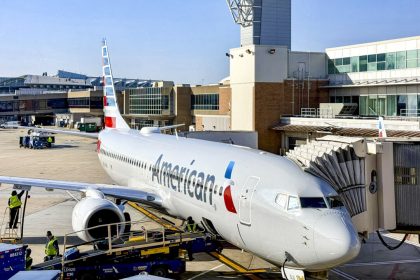 american-airlines-is-bringing-seatback-screens-back-to-its-planes