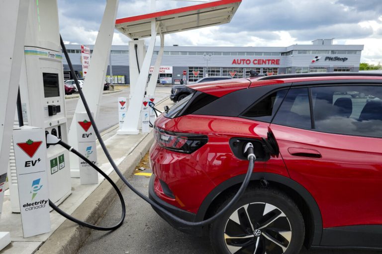 ottawa-moves-to-permanently-scrap-federal-ev-sales-mandate