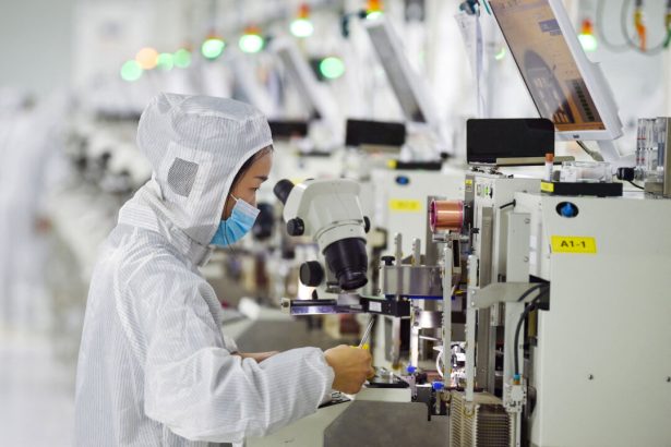 china-scrambles-to-catch-up-with-us-ai-chip-tech