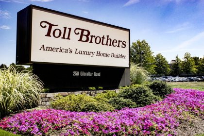 toll-brothers-holds-full-year-outlook-as-luxury-homebuyers-keep-spending
