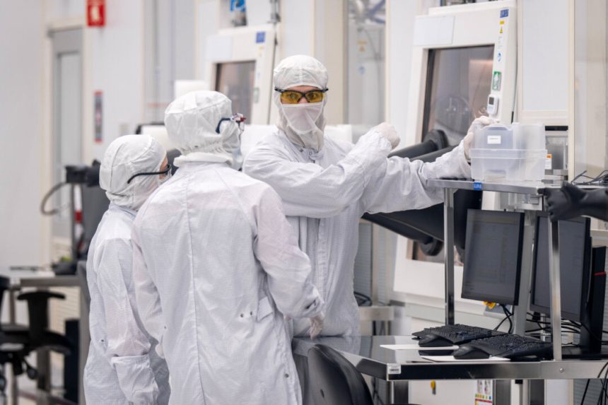 ai-chip-startup-etched-valued-at-$21-billion-after-funding-round