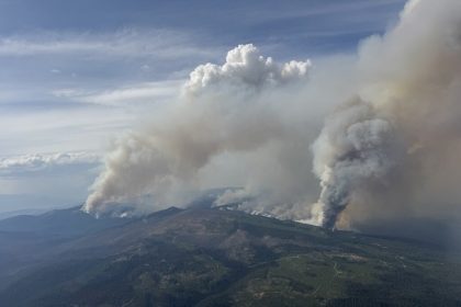 more-evacuation-orders-and-alerts-south-of-pear-lake-wildfire