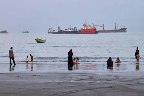 iran,-oman-propose-‘temporary-navigational-corridor’-for-strait-of-hormuz