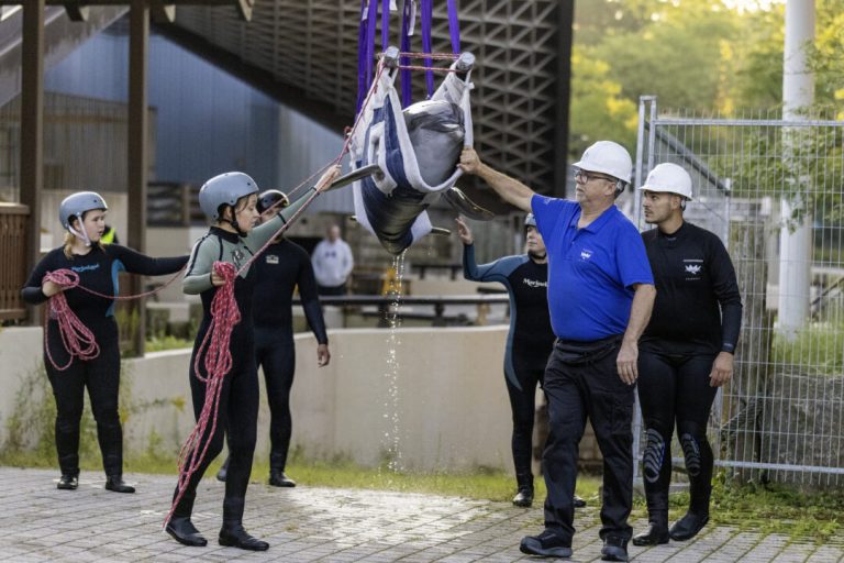 marineland-beluga-dies-in-chicago-as-canada’s-last-captive-dolphins-leave-the-park