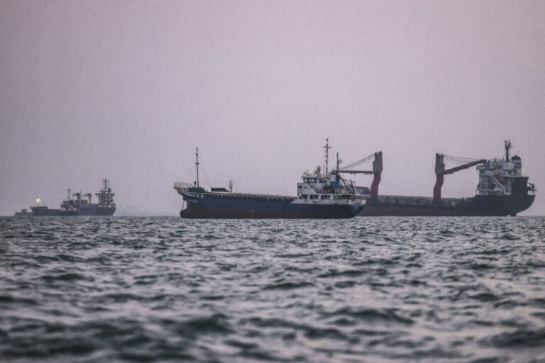 hostile-action-is-still-likely-for-ships-traveling-the-strait-of-hormuz,-group-warns