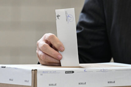many-quebec-voters-got-false-election-information-from-chatbot,-mps-hear