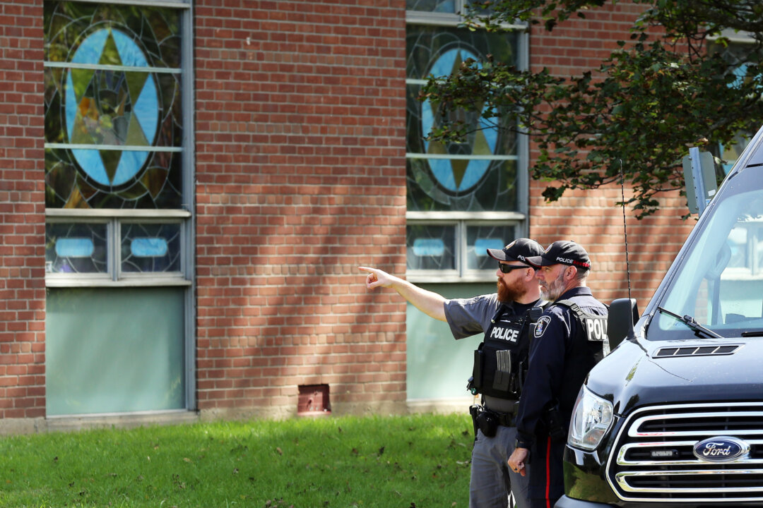 ontario-officer-wounded-in-synagogue-shooting-‘improving-each-day,’-chief-reports