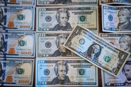 strong-foreign-demand-for-us-debt-sends-30-year-treasury-yield-lower