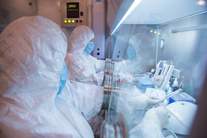 china-to-cooperate-with-russia-amid-suspected-plague-case;-experts-warn-of-lack-of-transparency