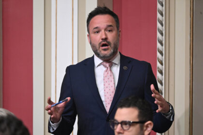 caq-minister-apologizes,-is-booted-from-caucus-after-attending-pq-election-party