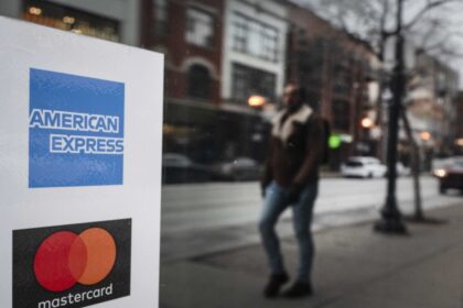 american-express-hit-with-$350-million-fine-for-anti-money-laundering-lapses