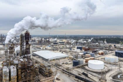 refinery-outages-pushing-up-gas-prices-more-than-cost-of-crude-oil,-fed-says